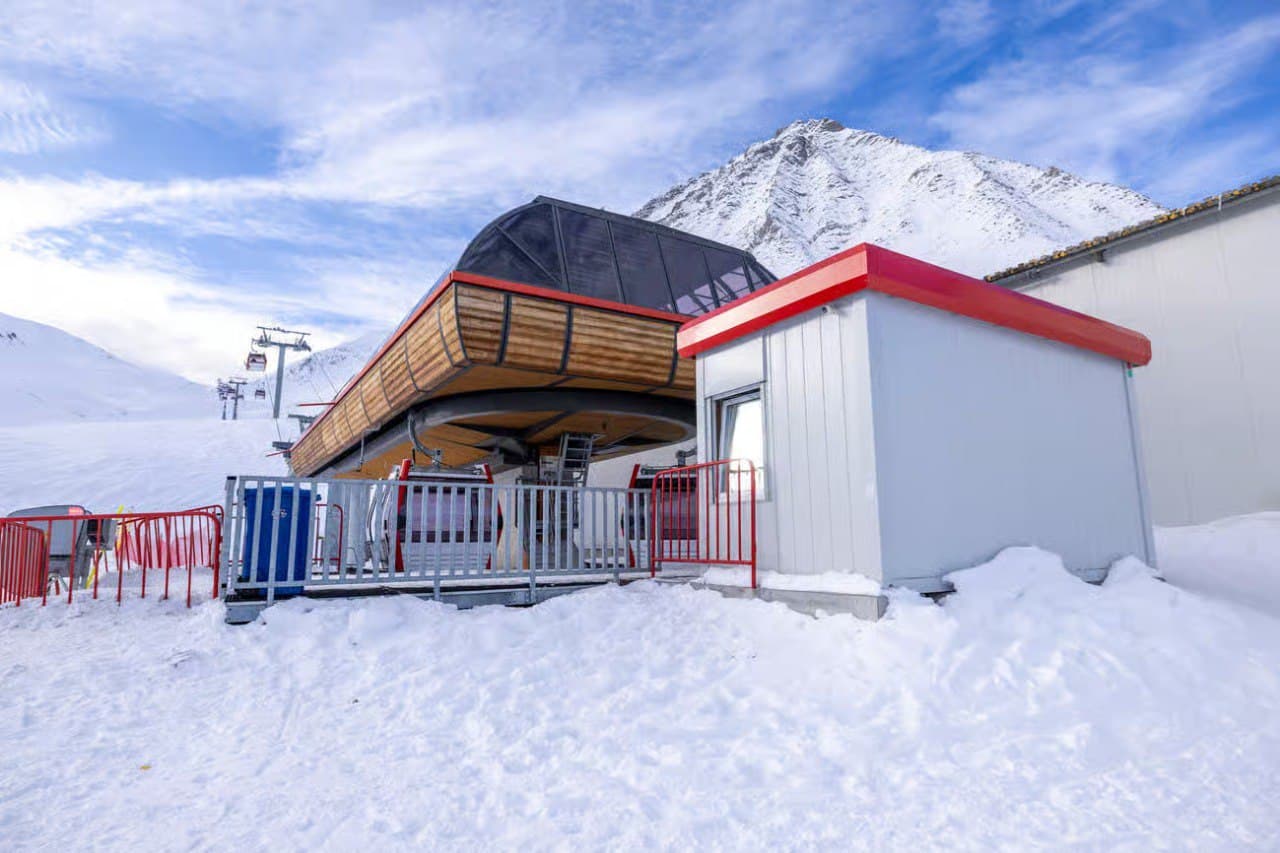 Containers & Mobile Units