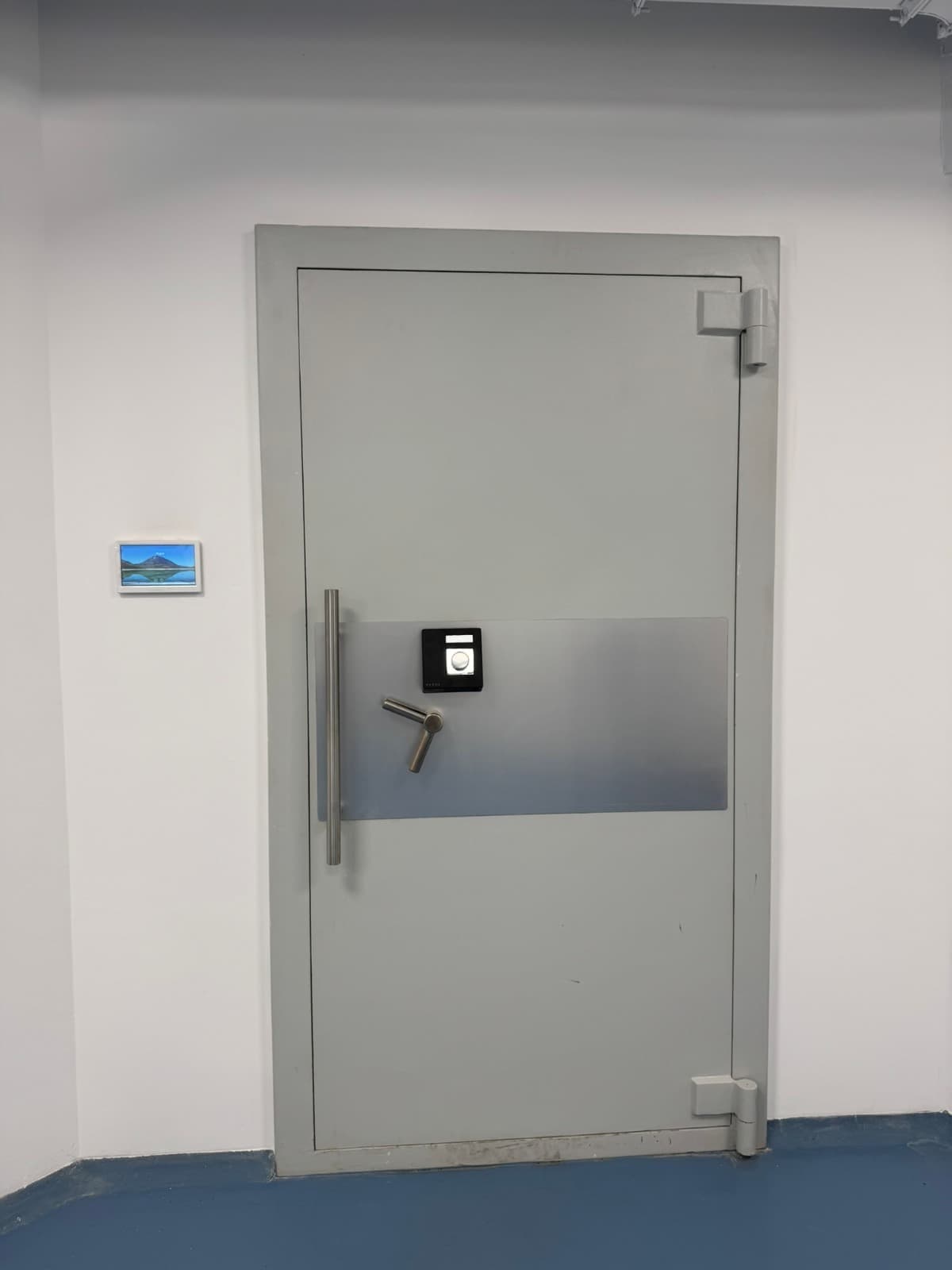 Doors, Gates and Dock Solutions 8