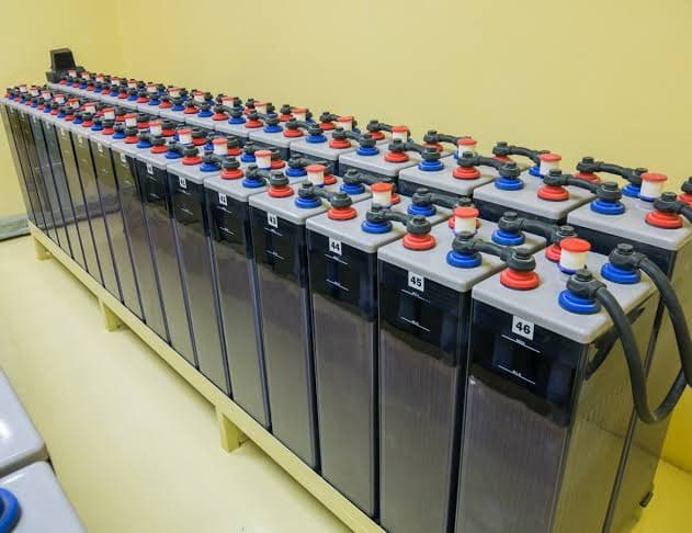 Batteries & Chargers 6
